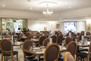 One Night Stay with Dinner, Fizz and Breakfast for Two at Holiday Inn South Normanton Image 4