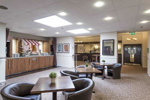 One Night Stay with Dinner, Fizz and Breakfast for Two at Holiday Inn South Normanton Image 5