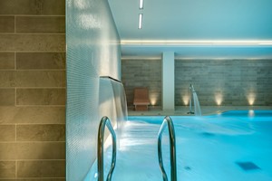 One Night Sunday Stay with Fizz and Thermae Bath Spa Access at Apex City of Bath Hotel picture