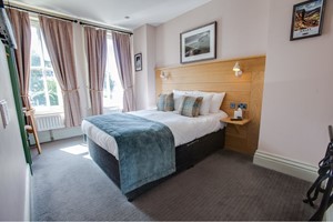 Overnight Winter Stay in Yorkshire Dales for Two with Breakfast at the Black Hat picture