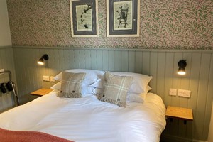 Overnight Summer Stay for Two with Breakfast at the Stork Hotel picture
