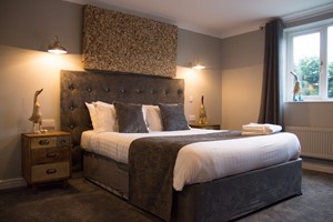 One Night Classic Stay for Two with Breakfast picture