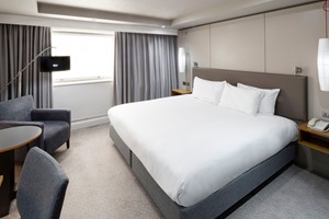 Overnight Stay with a Cocktail and Breakfast for Two at Crowne Plaza Harrogate picture
