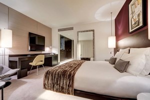 One Night London Weekend Stay with Sunday Roast for Two at South Place Hotel picture