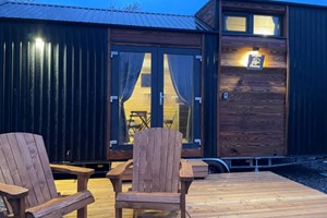 Badgers Hollow Dog Friendly Two Night Weekday Stay for Three by Tiny Away picture