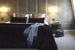 Luxury London Getaway for Two Image 2