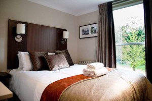 One Night Stay with Dinner and Fizz at Hunton Park Image 1