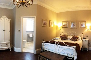 One Night Stay for Two at Balham Lodge Guest House picture
