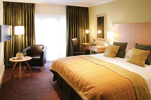 One Night Stay for Two at Mercure Walton Hall Hotel and Spa Image 2