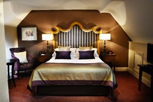 One Night Stay with Dinner for Two at Inglewood Manor Image 5