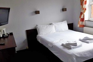 Overnight Stay for Two with a Two Course Dinner and Wine at Bluewaters Hotel picture