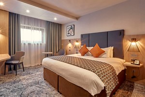 Two Night Luxury Escape with Dinner and Spa Treatment for Two at Crowne Plaza Reading East picture