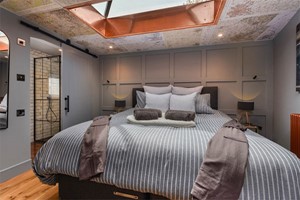 Two Night Stay at The Saddle with a Bottle of Prosecco and Breakfast for Two Image 4