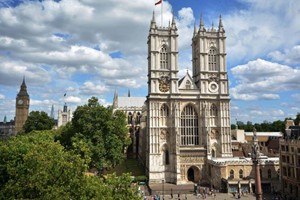 Royal London Tour with Westminster Abbey Visit and Afternoon Tea for Two Adults by Evan Evans Tours picture