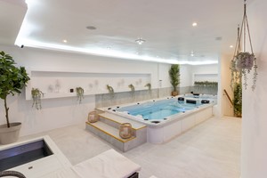 Pamper Day for Two at CM London Clinic picture