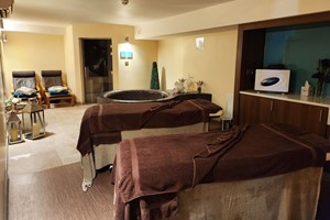 50-Minute Double Daydream Spa Package for Two at Gomersal Park Hotel & Spa Image 1