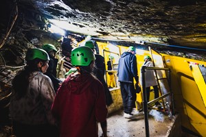 Zipworld Underground Golf for Two Image 3