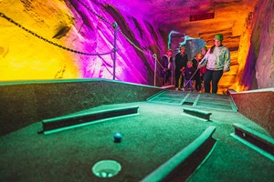 Zipworld Underground Golf for Two Image 5