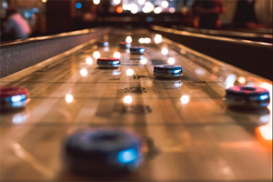 1-hour Shuffleboard Sports Game Experience for Five Image 2