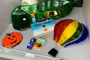 Beginner's Fused Glass Workshop for Two at the Purple Tree Guest House Image 4