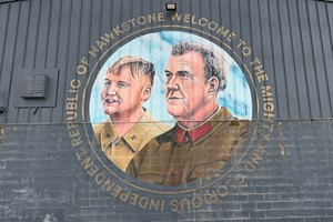 Clarkson's Farm Tour from London for One Adult picture