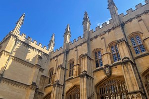 Harry Potter Highlights Walking Tour for One Adult and One Child in Oxford picture