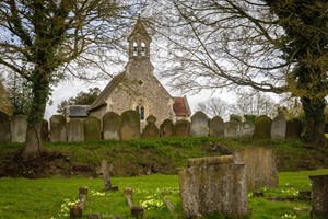 The Boleyn Girls Tour at the Essex Church for Two with Sacke & Sugar Essex Tours picture