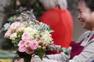 Introduction to Floristry for Four at Flowers & Plants Co. picture