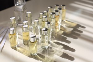 Design Your Own Perfume Gold Experience for Two Image 3