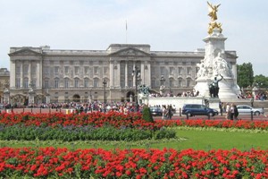 Visit to the Buckingham Palace State Rooms for Two PACKAGED Image 1
