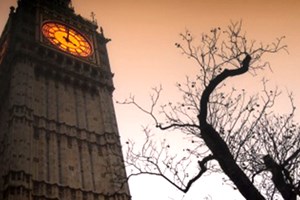 London Bridge Ghost Tour for Two Adults and Two Children Image 2