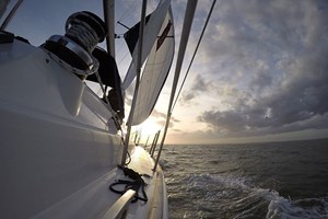 6 Hour Solent Sailing Experience with a Two Course Meal  Image 3