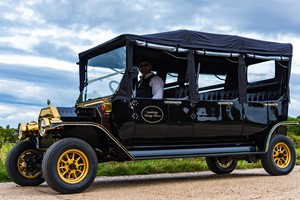 A Tour of Cambridge City in an Electric Car for Two Image 2