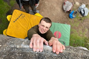 Beginner Outdoor Bouldering Course for One Image 2