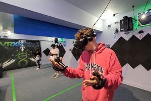 Virtual Reality Experience for Two Image 3