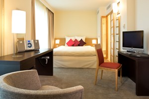 One Night Family Break at Novotel Reading Centre, Berkshire picture