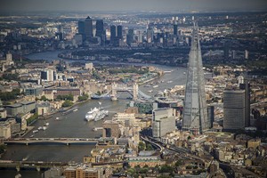 50 Minute City of London Helicopter Tour for Two Image 3