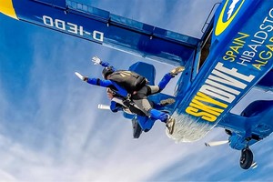 15000ft Tandem Skydive in Lincolnshire for One picture