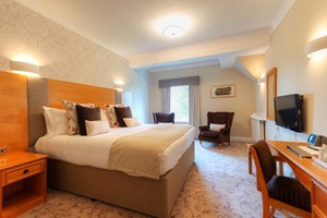 Overnight Spa Escape with Three Course Dinner at Appleby Manor for Two  picture