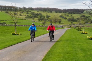 Peak District Taster eBike Tour for Two Image 5