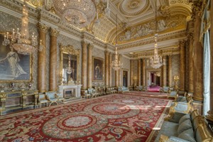 Buckingham Palace State Rooms and Cream Tea with Champagne for Two at The Georgian at Harrods Image 2