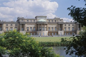 Buckingham Palace State Rooms and Traditional Afternoon Tea at Cafe Rouge for Two Image 4