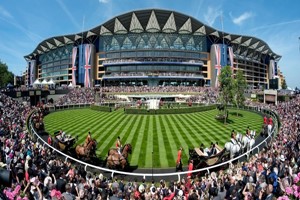 A Day at the Races for Two with Enclosure Tickets and Preview Image 5