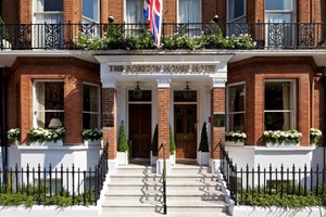 Martini Masterclass for Two at Egerton House Hotel picture