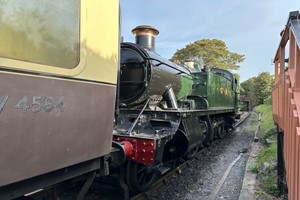 Chiltern Hills Steam Train Experience with Chocolates and Bubbly for Two Image 3