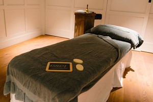 LUSH SPA THE SOUND BATH One Hour Ear Candle Treatment with Face and Scalp Massage for One Image 4