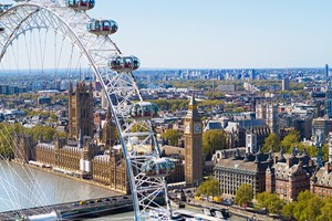 The Lastminute.com London Eye VIP Tickets with Champagne for Two Image 2