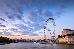 The Lastminute.com London Eye VIP Tickets with Champagne for Two Image 5