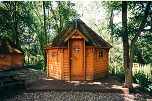 Overnight Cabin Stay with Bike Hire for Two Adults and Two Children at Lee Valley picture