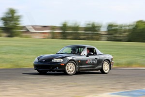 20 Lap MX5 vs BMW Driving Experience with Drift Limits Image 2